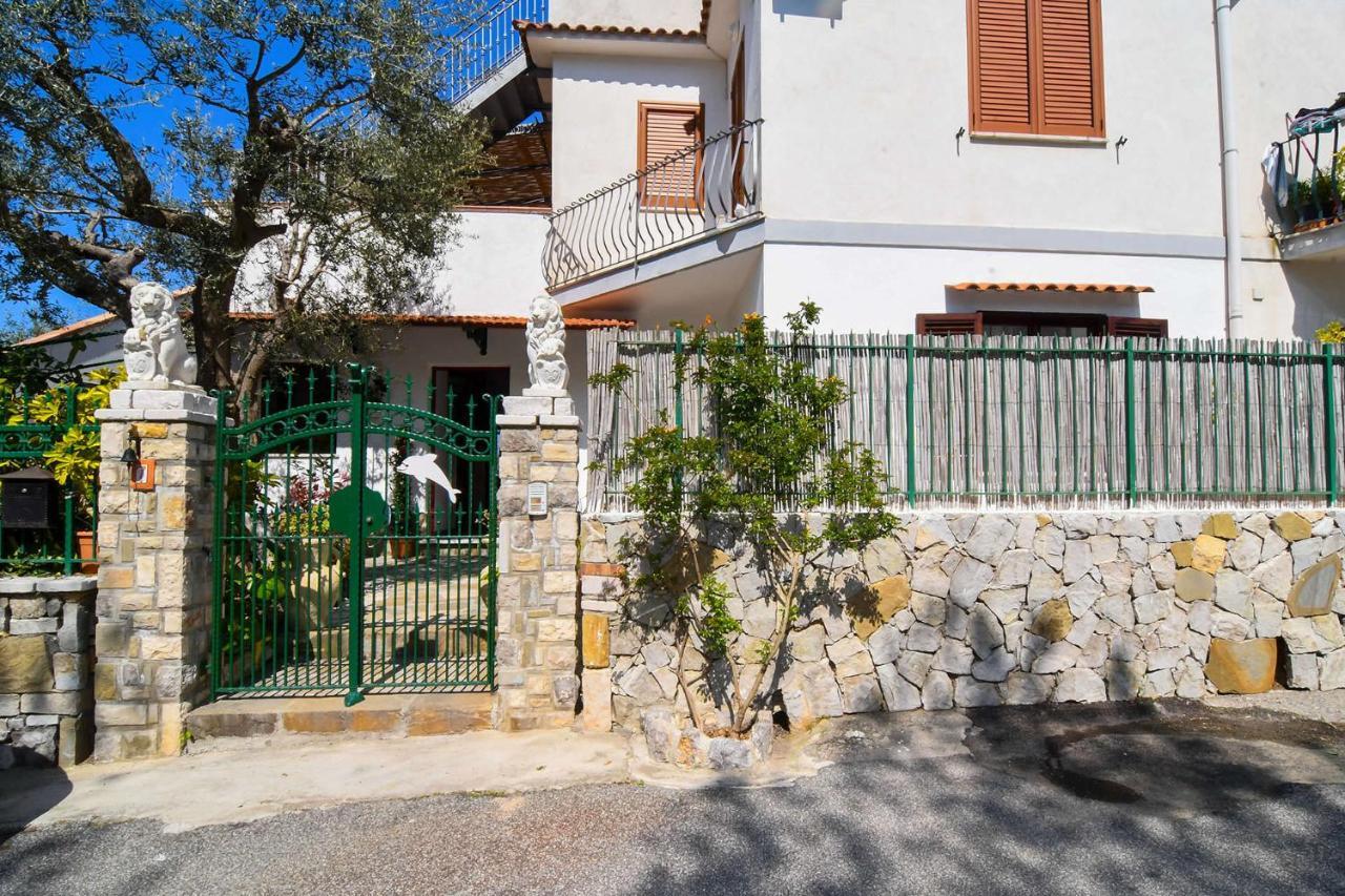 Villa Del Mare Termini Exterior foto