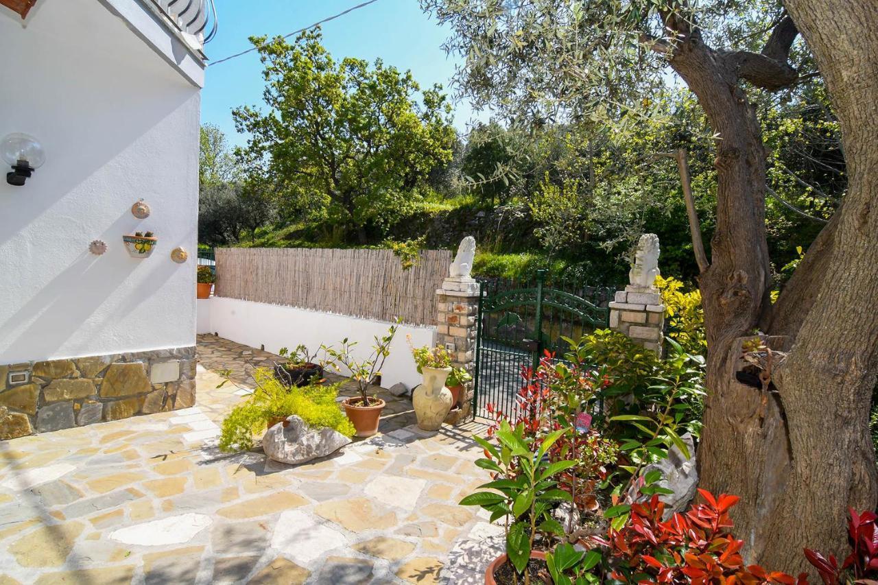 Villa Del Mare Termini Exterior foto